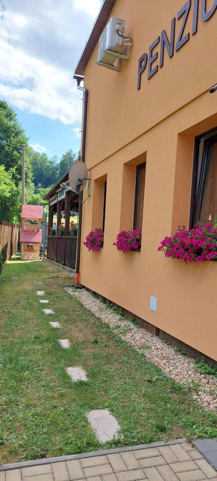 Rodinny Pension U Soudku Рудник Экстерьер фото